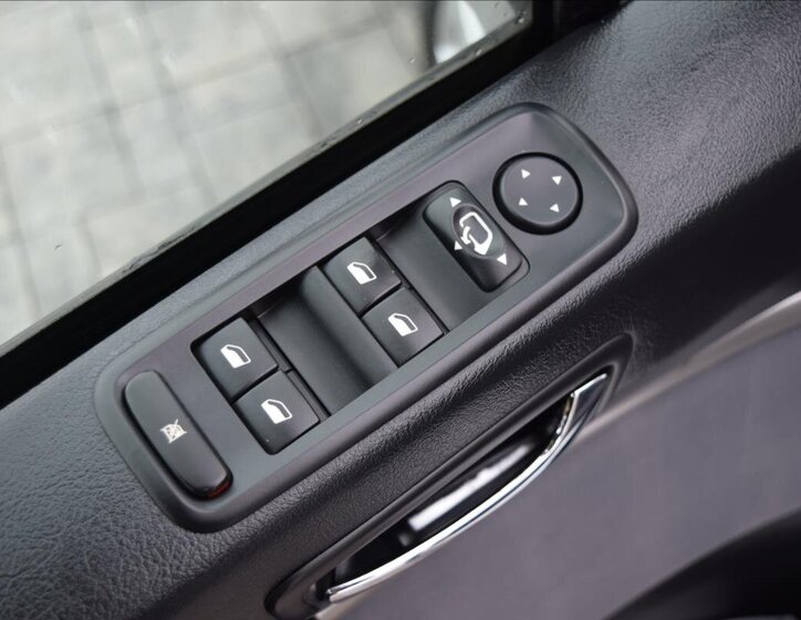 Peugeot 807 MPV 2,0 l 100 kw