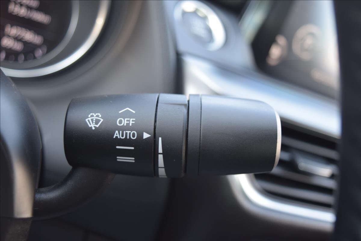 Mazda 6 Sedan / Limuzína 2,5 l 141 kw