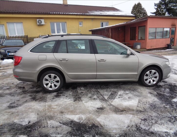 Škoda Superb Kombi 1,6 l 77 kw