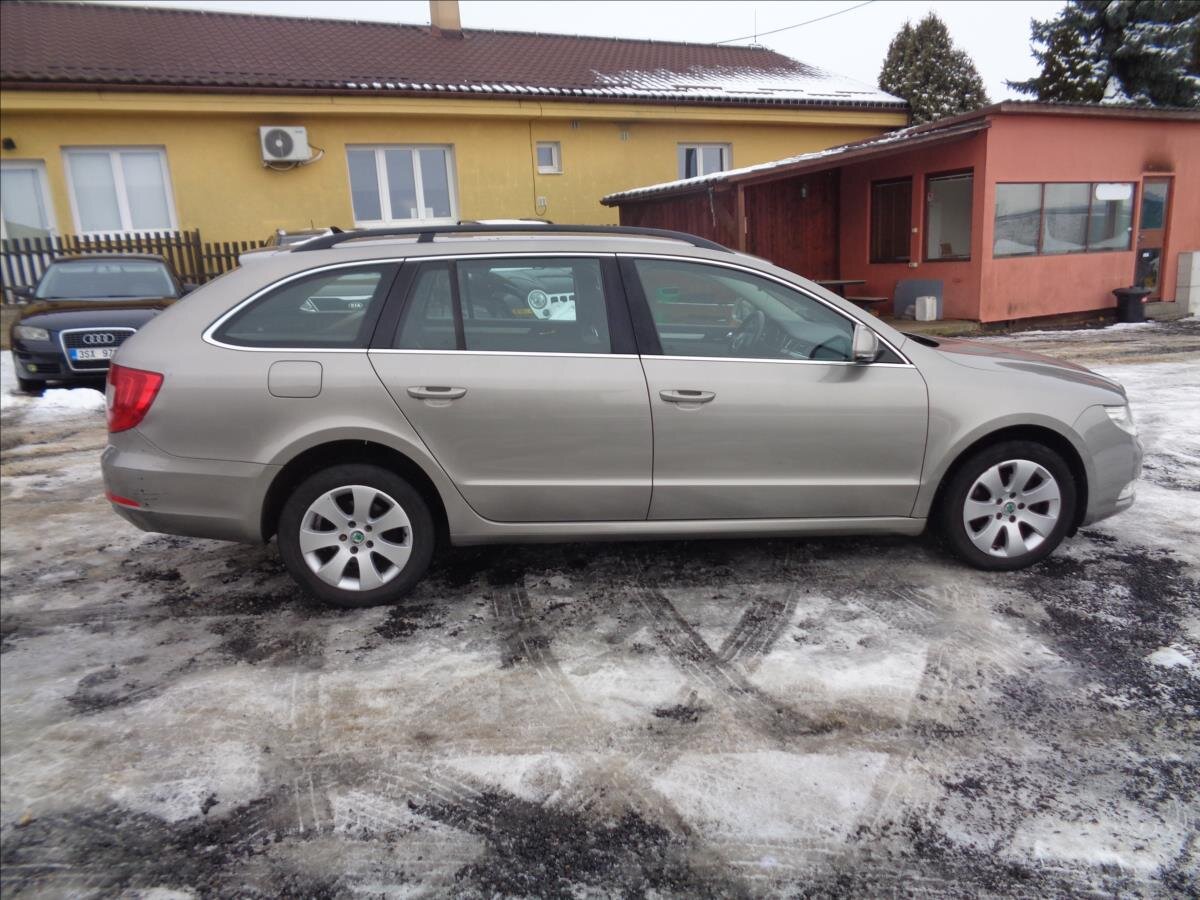 Škoda Superb Kombi 1,6 l 77 kw