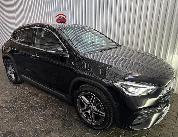 Mercedes-Benz GLA 12