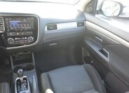 Mitsubishi Outlander 12