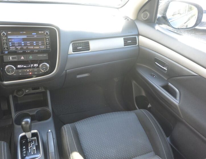 Mitsubishi Outlander 12