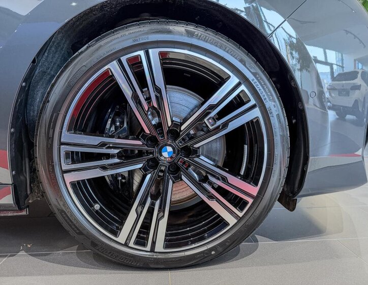 BMW Řada 7 Sedan / Limuzína 3,0 l 420 kw