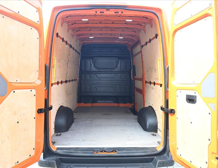 Volkswagen Crafter Skříň 2,0 l 103 kw