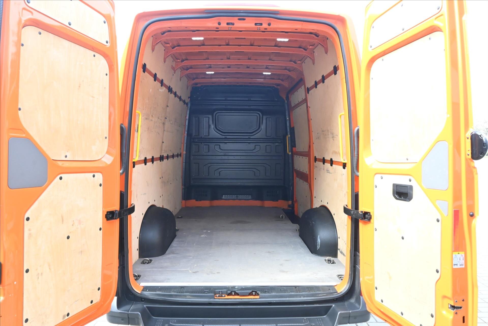 Volkswagen Crafter Skříň 2,0 l 103 kw