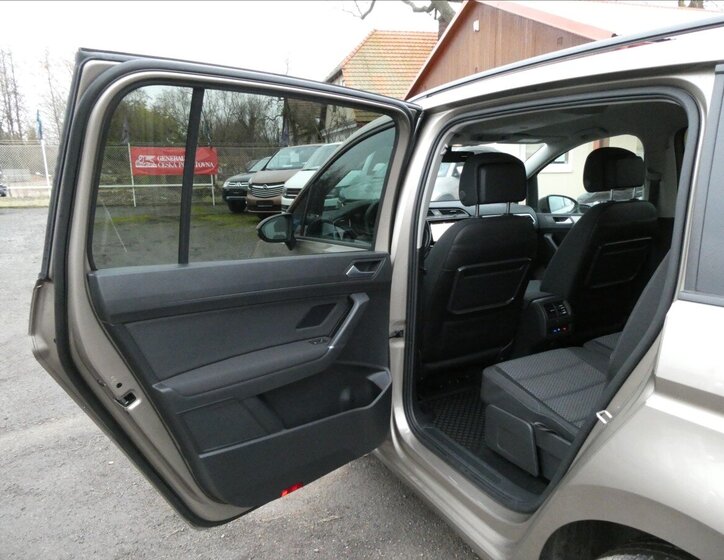 Volkswagen Touran 21