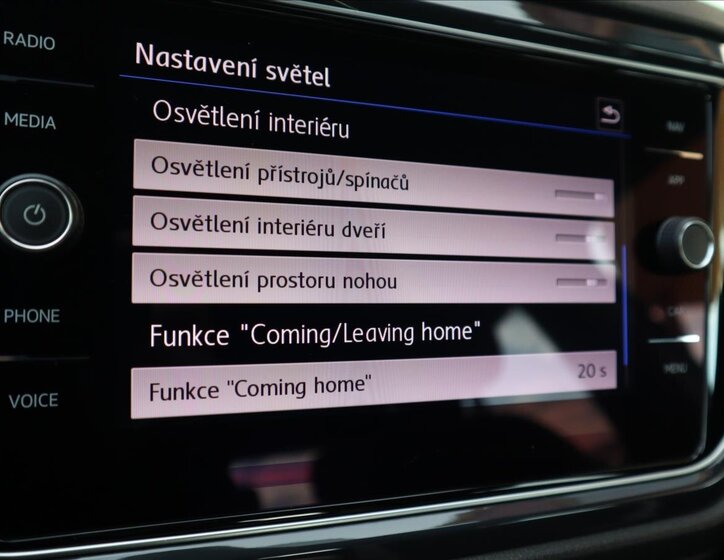 Volkswagen T-Roc CUV / Crossover 1,5 l 110 kw