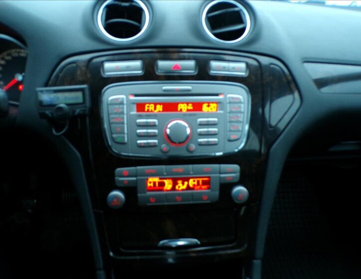 Ford Mondeo Kombi 2,0 l 103 kw