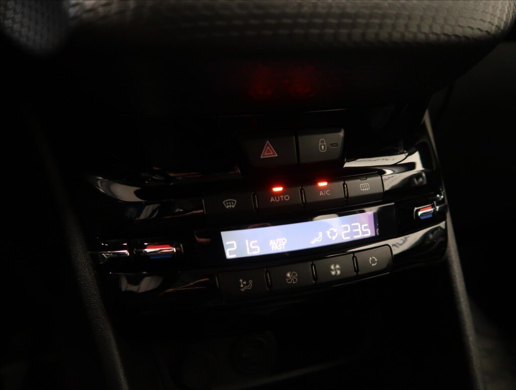 Peugeot 2008 SUV / Terénní 1,2 l 81 kw