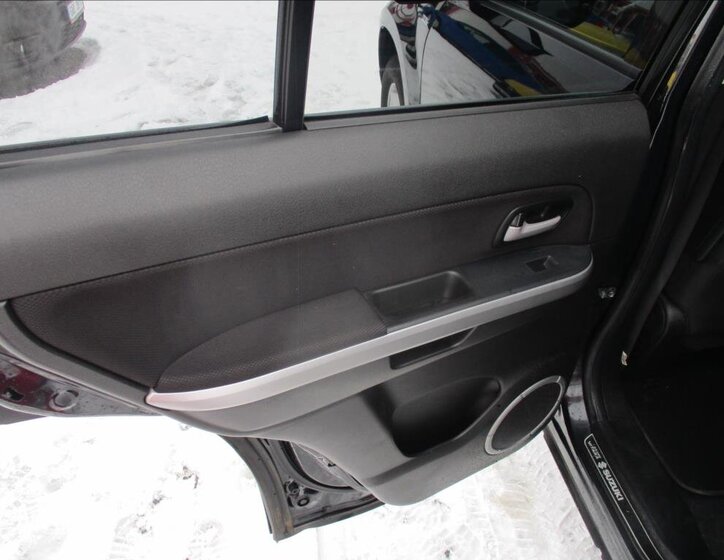 Suzuki Grand Vitara 10