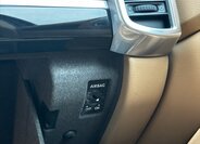 Porsche Cayenne Kombi 4,8 l 294 kw