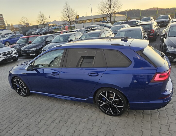 Volkswagen Golf 9
