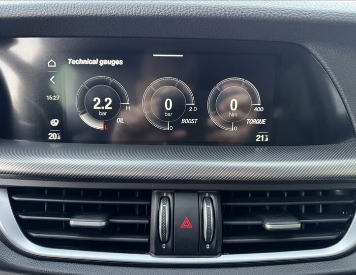 Alfa Romeo Stelvio 38