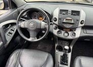 Toyota RAV4 SUV / Terénní 2,2 l 100 kw