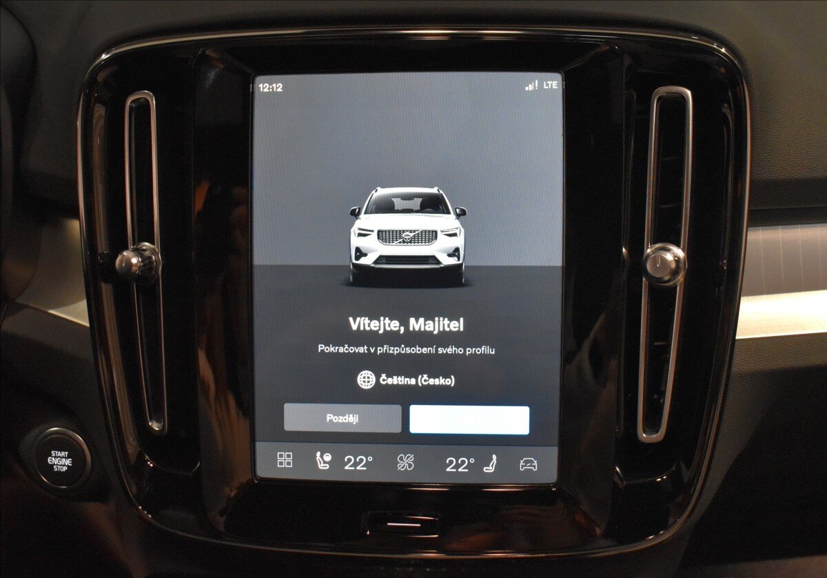 Volvo XC40 SUV / Terénní 2,0 l 120 kw