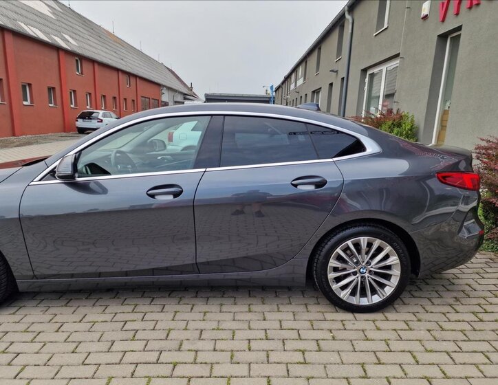 BMW Řada 2 Sedan / Limuzína 2,0 l 110 kw