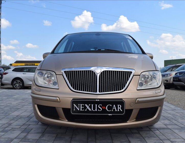 Lancia Phedra MPV 2,2 l 94 kw