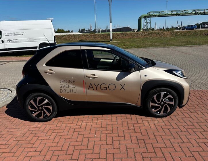 Toyota Aygo Hatchback 998,0 53 kw