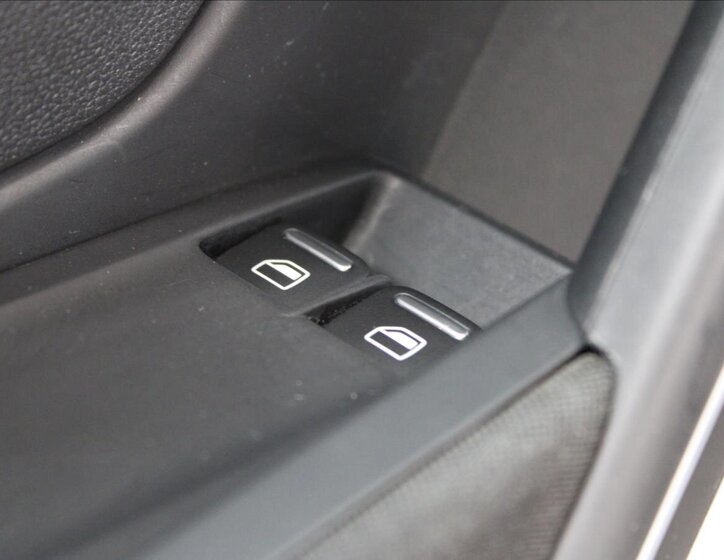 Volkswagen Beetle Hatchback 1,2 l 77 kw