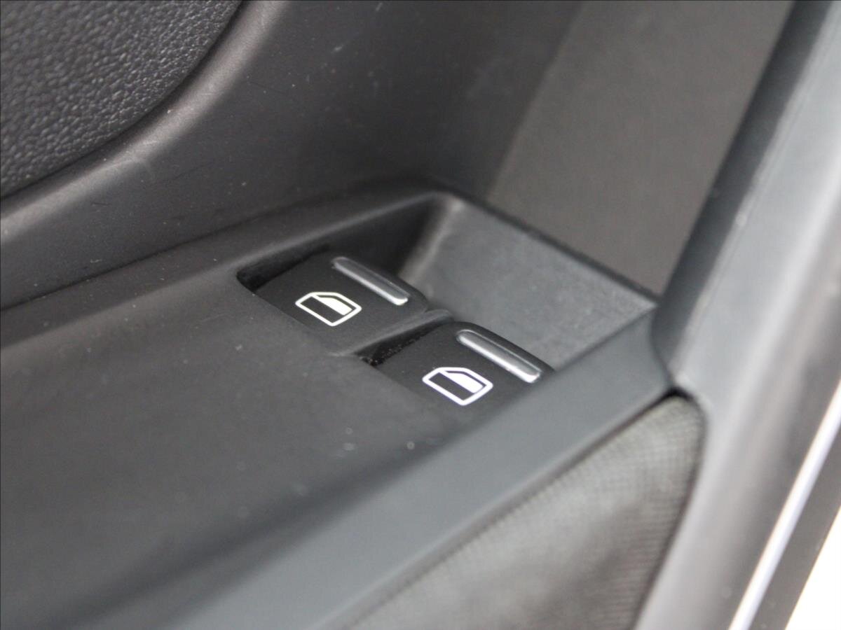 Volkswagen Beetle Hatchback 1,2 l 77 kw