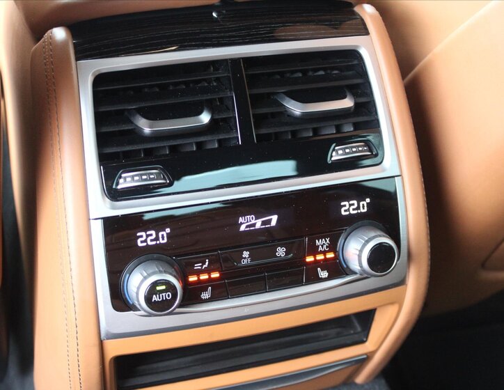 BMW Řada 7 Sedan / Limuzína 3,0 l 195 kw