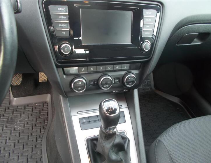 Škoda Octavia 23