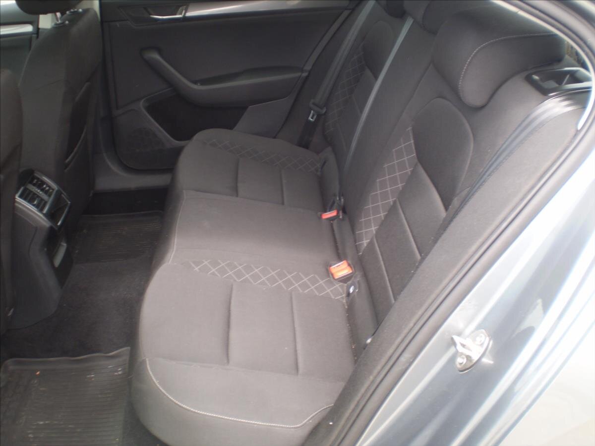 Škoda Superb Sedan 1,4 l 110 kw