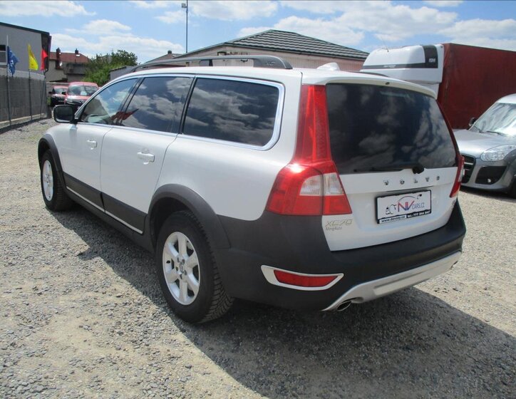 Volvo XC70 Kombi 2,4 l 120 kw