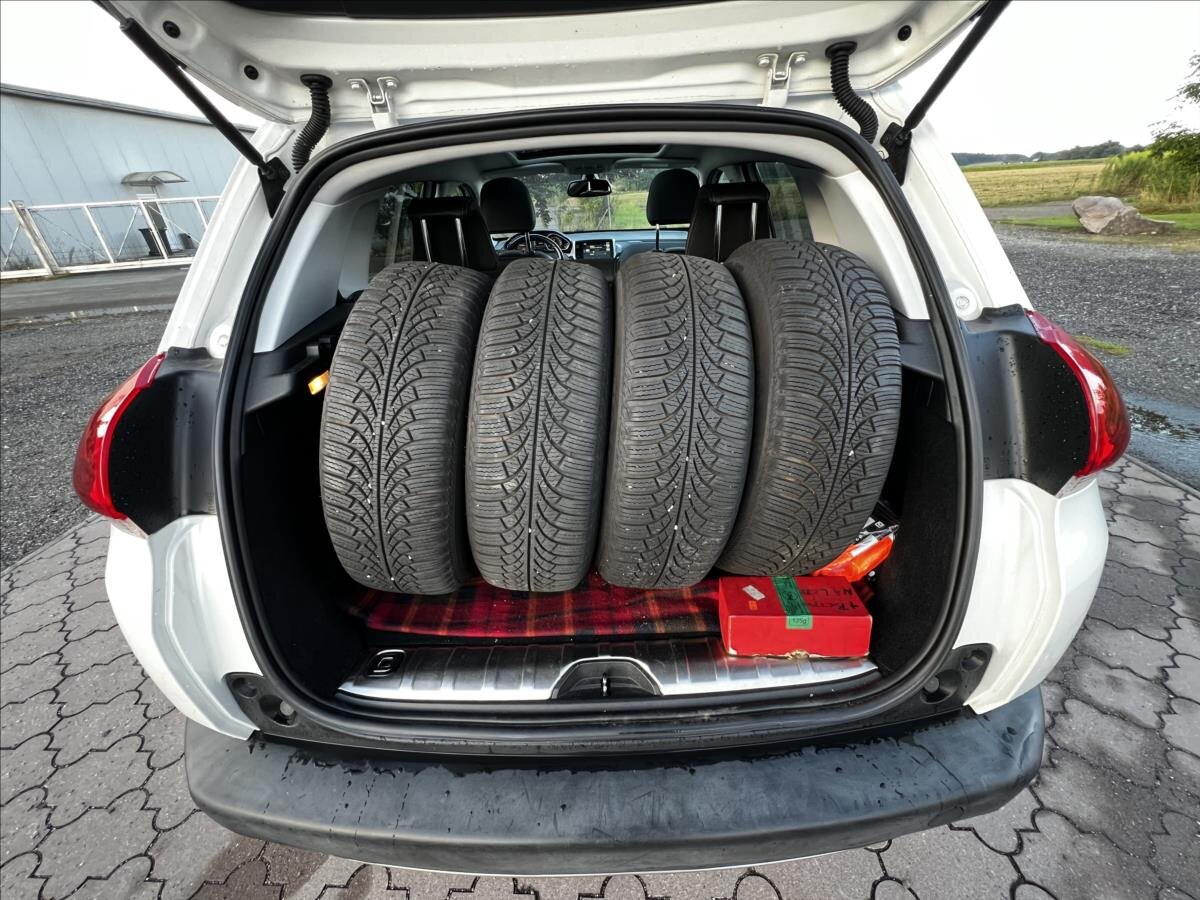 Peugeot 2008 SUV / Terénní 1,6 l 84 kw