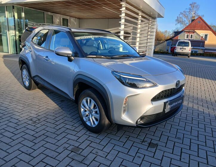 Toyota Yaris Cross 8