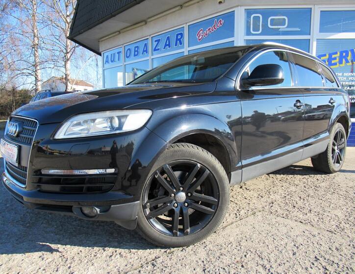 Audi Q7 1