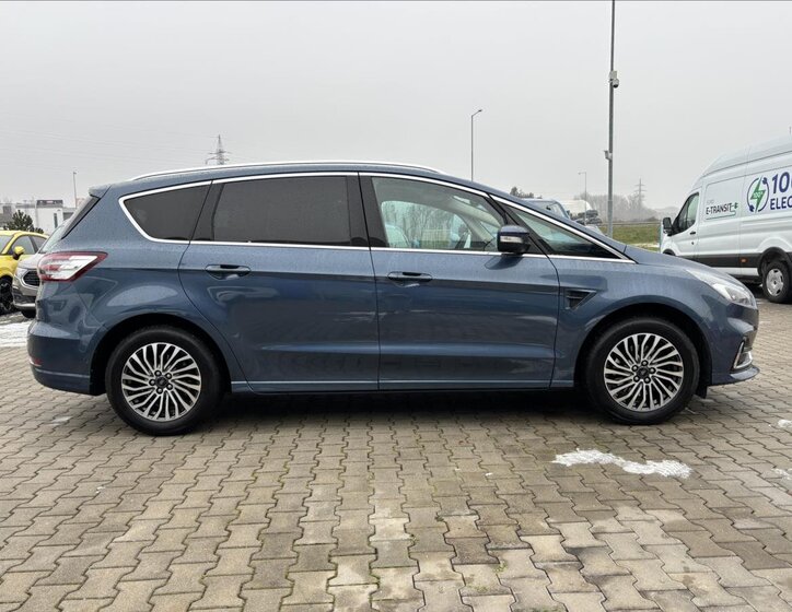 Ford S-MAX 6