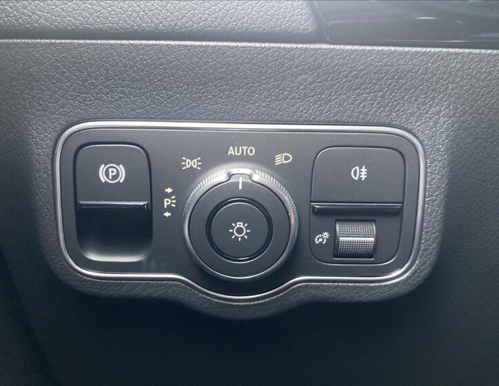 Mercedes-Benz Třídy B Hatchback 1,3 l 120 kw