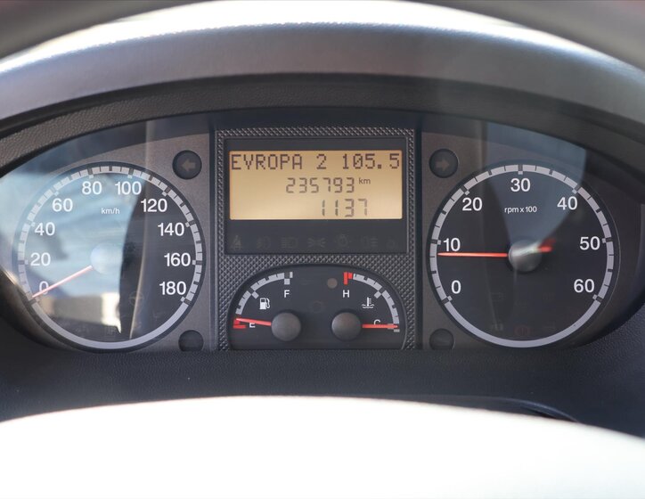 Peugeot Boxer Valník 2,2 l 88 kw