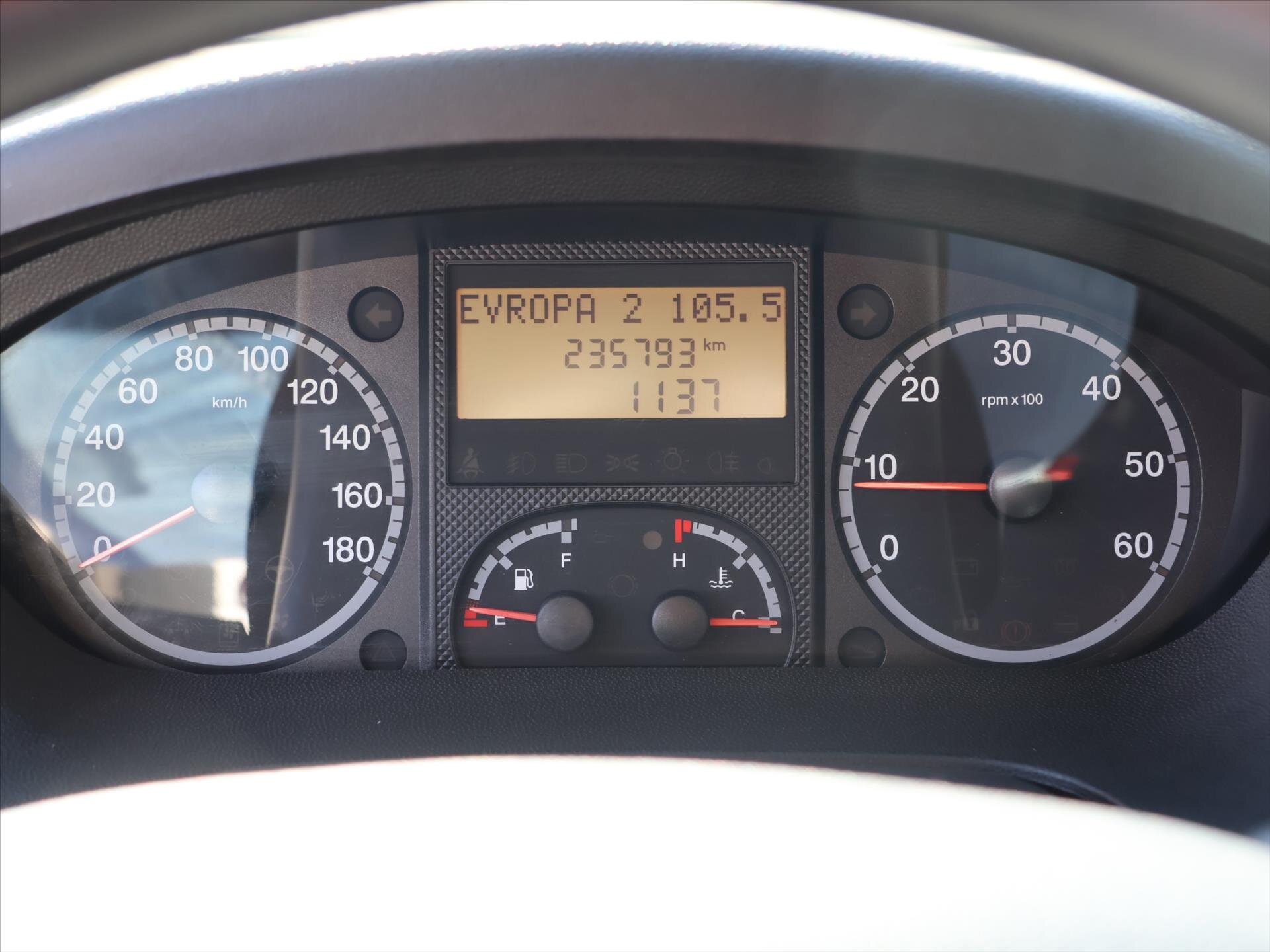 Peugeot Boxer Valník 2,2 l 88 kw