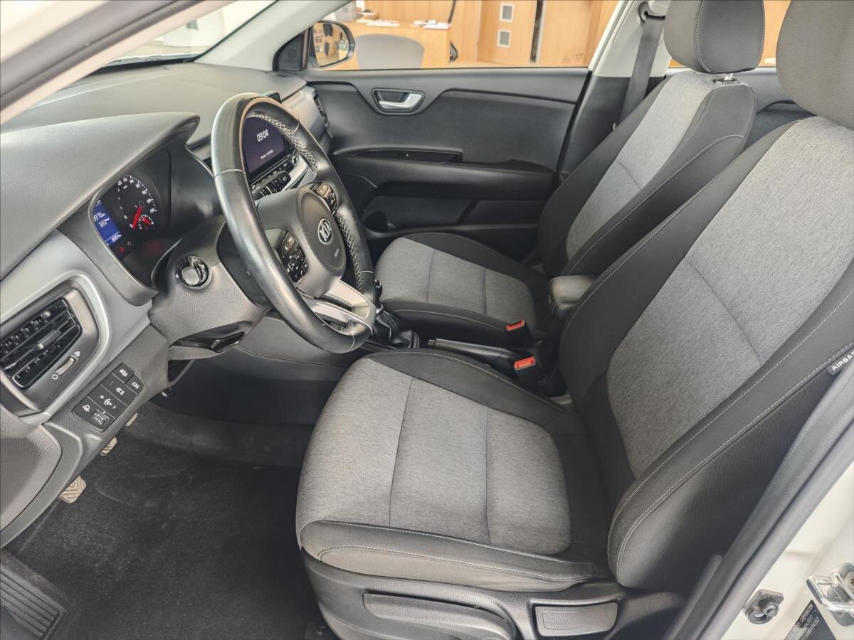 KIA Stonic CUV / Crossover 1,2 l 61 kw