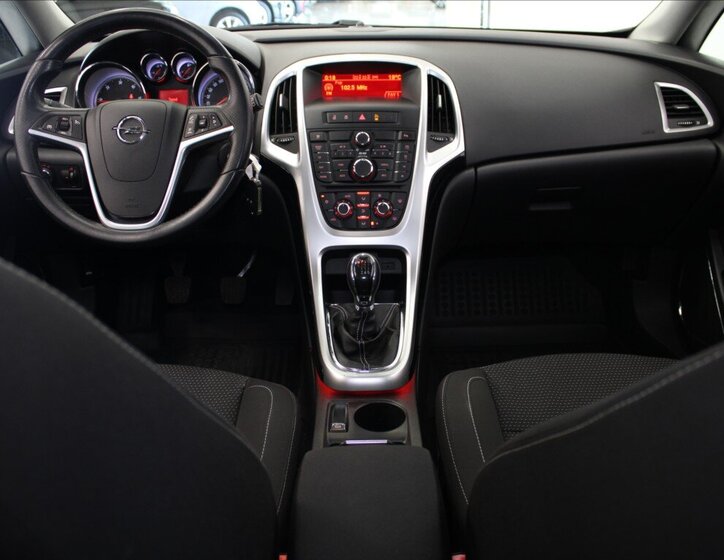 Opel Astra Kombi 2,0 l 118 kw