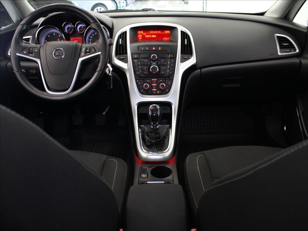 Opel Astra Kombi 2,0 l 118 kw