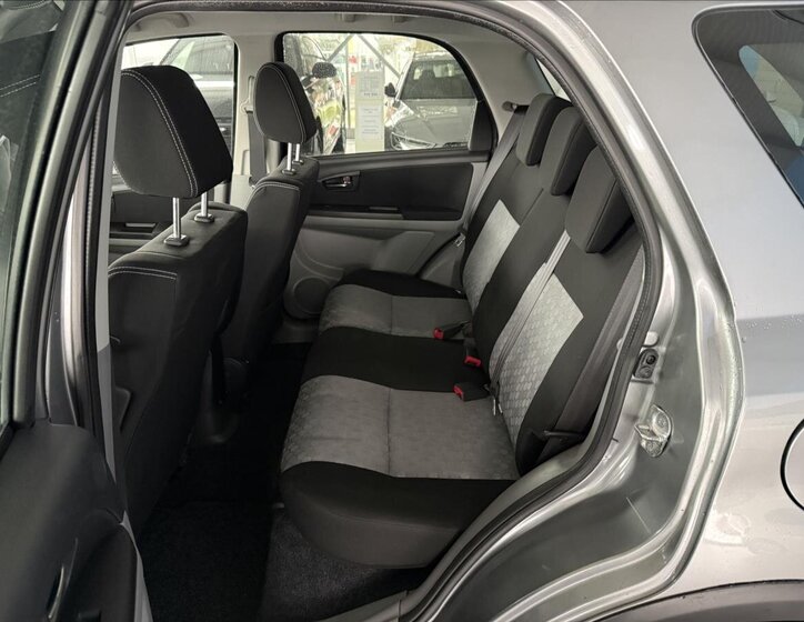 Suzuki SX4 Hatchback 2,0 l 99 kw