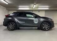 Toyota C-HR SUV 1,8 l 72 kw