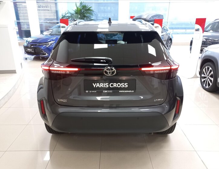 Toyota Yaris Cross CUV / Crossover 1,5 l 68 kw