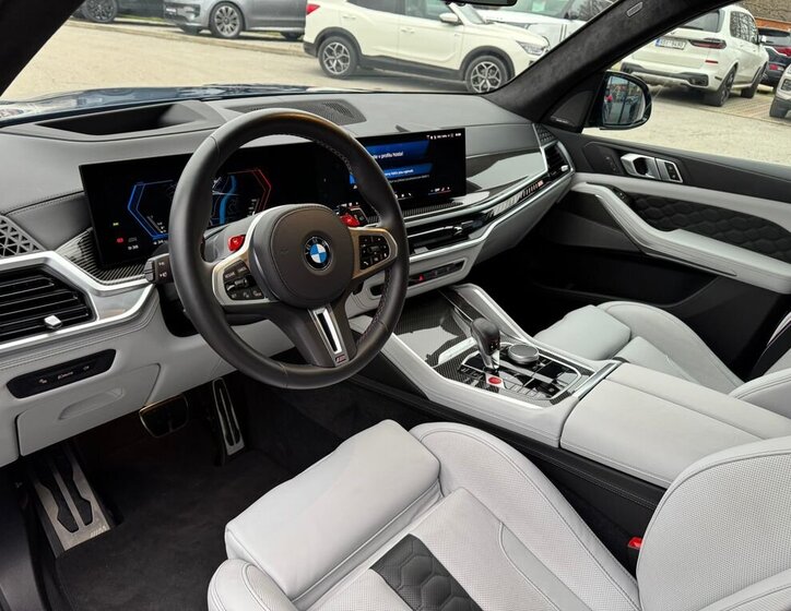 BMW X5 SUV / Terénní 4,4 l 460 kw