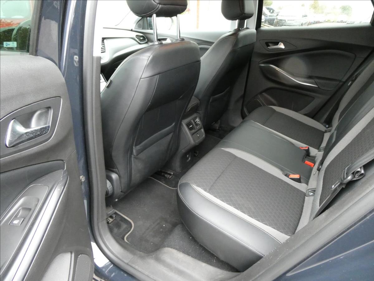 Opel Grandland X SUV / Terénní 1,2 l 96 kw