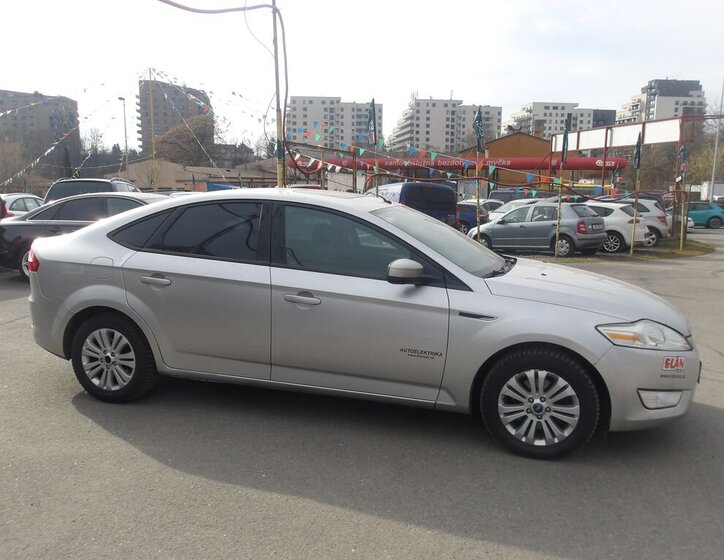 Ford Mondeo Hatchback 2,0 l 103 kw