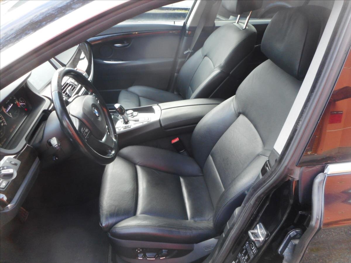 BMW Řada 5 Sedan / Limuzína 3,0 l 220 kw