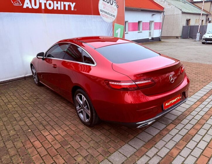 Mercedes-Benz Třídy E 8