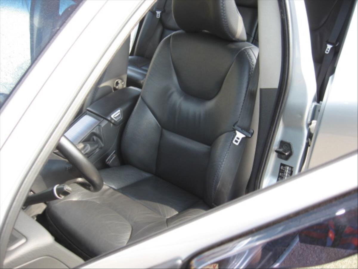 Volvo XC70 Kombi 2,4 l 136 kw