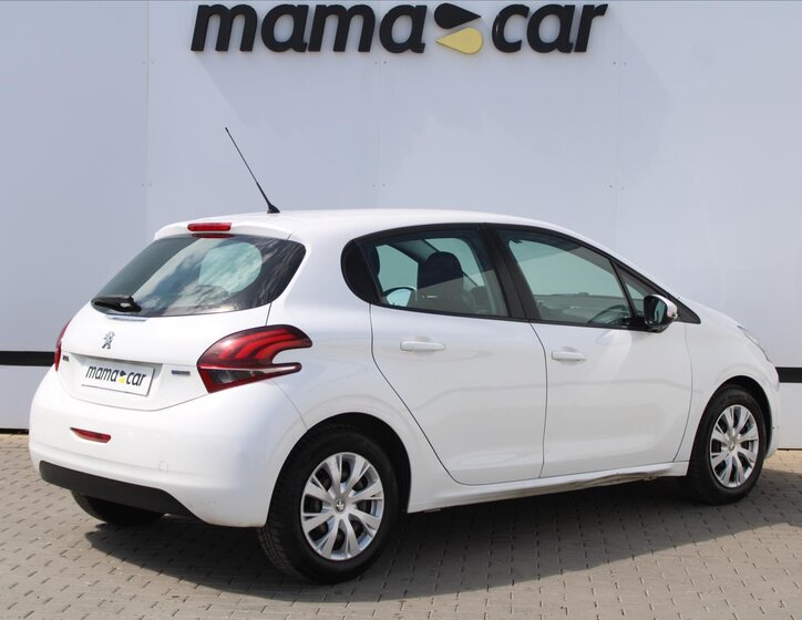 Peugeot 208 Hatchback 1,2 l 60 kw
