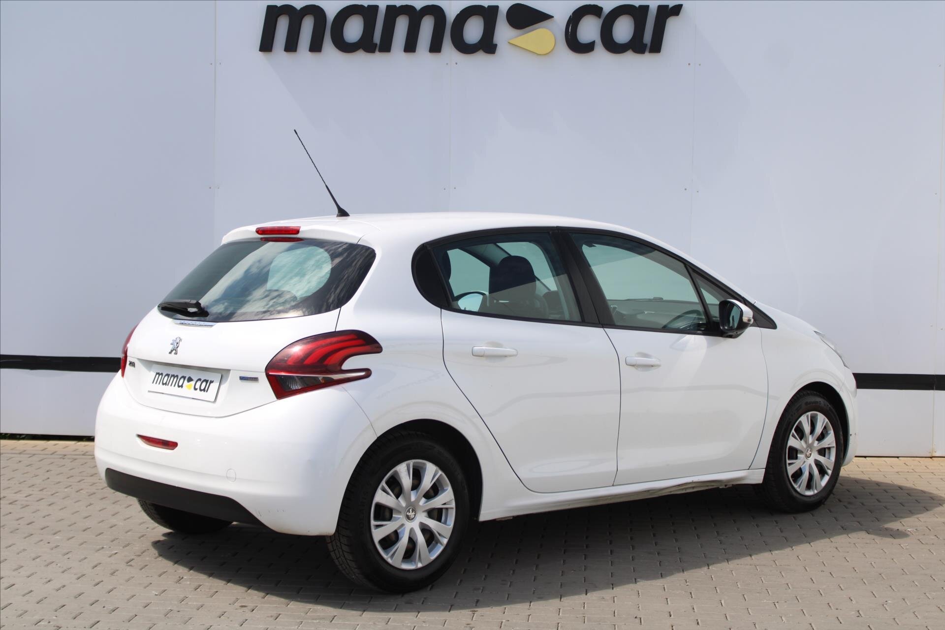 Peugeot 208 Hatchback 1,2 l 60 kw